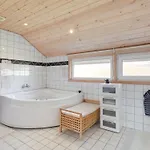 Allita - 12km From The Sea By Interhome *